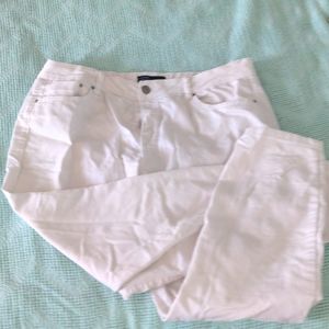 Miss poured in blue white jeans sz14 skinny fit for curves